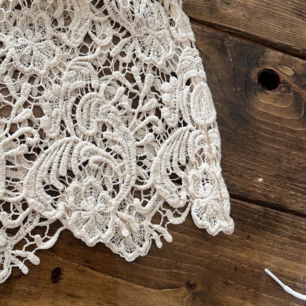 Lace top - Picture 4 of 4